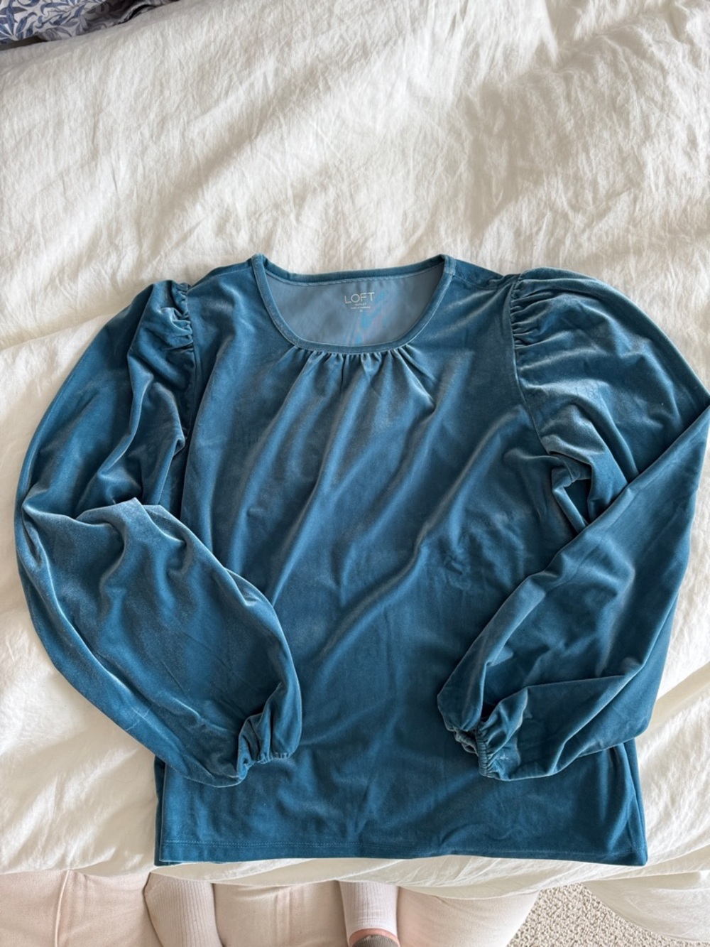 LOFT Teal Blue Velvet Puff-Sleeve Long Sleeve Top